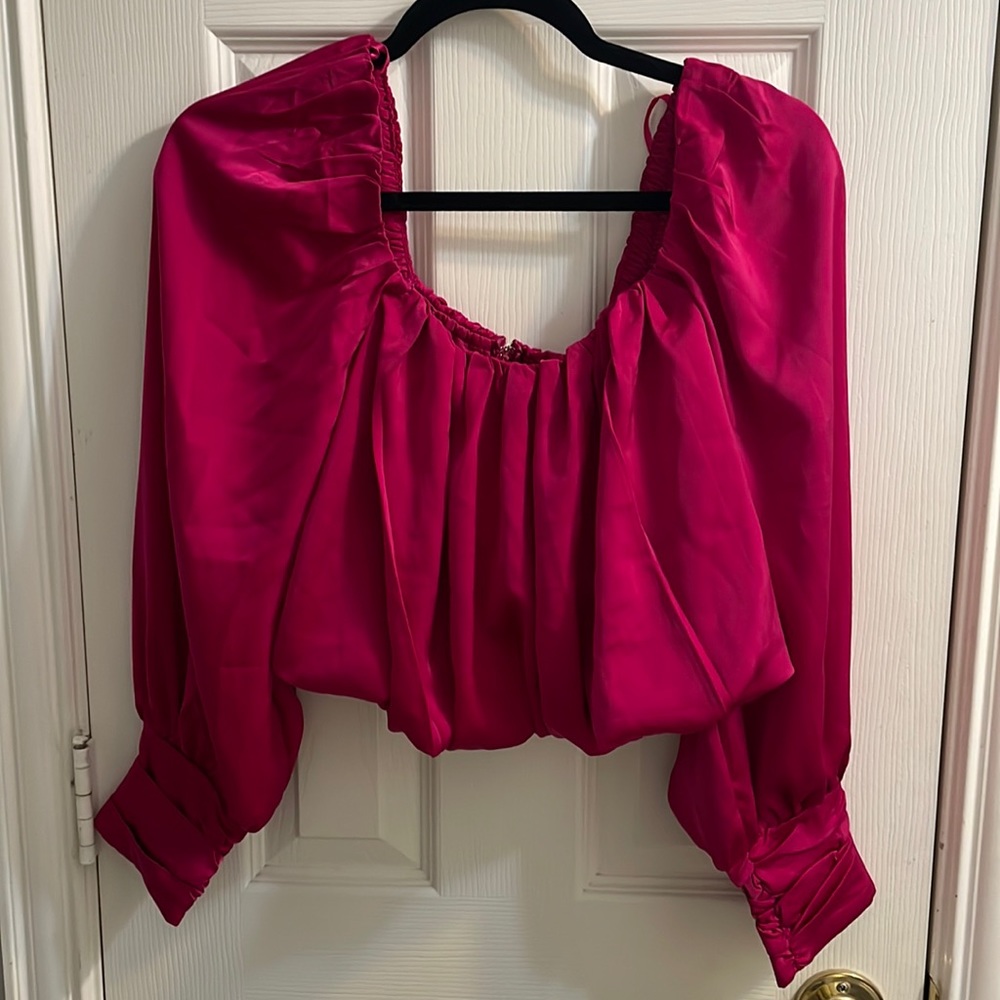 Do + Be crop bubble top